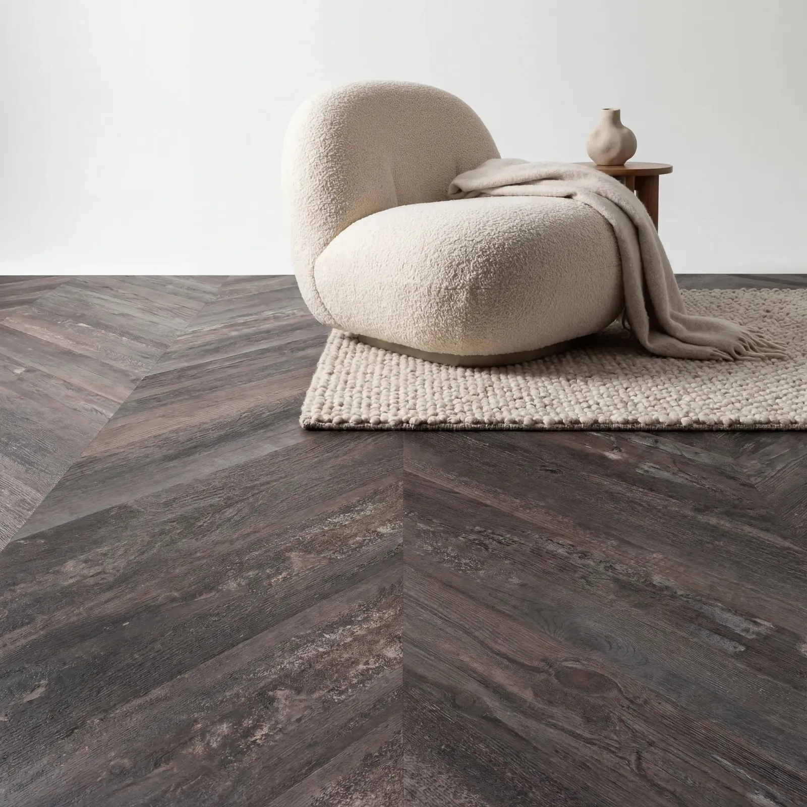 Productfoto: Lux Tenebrae Chevron Charred Black Oak Plak PVC